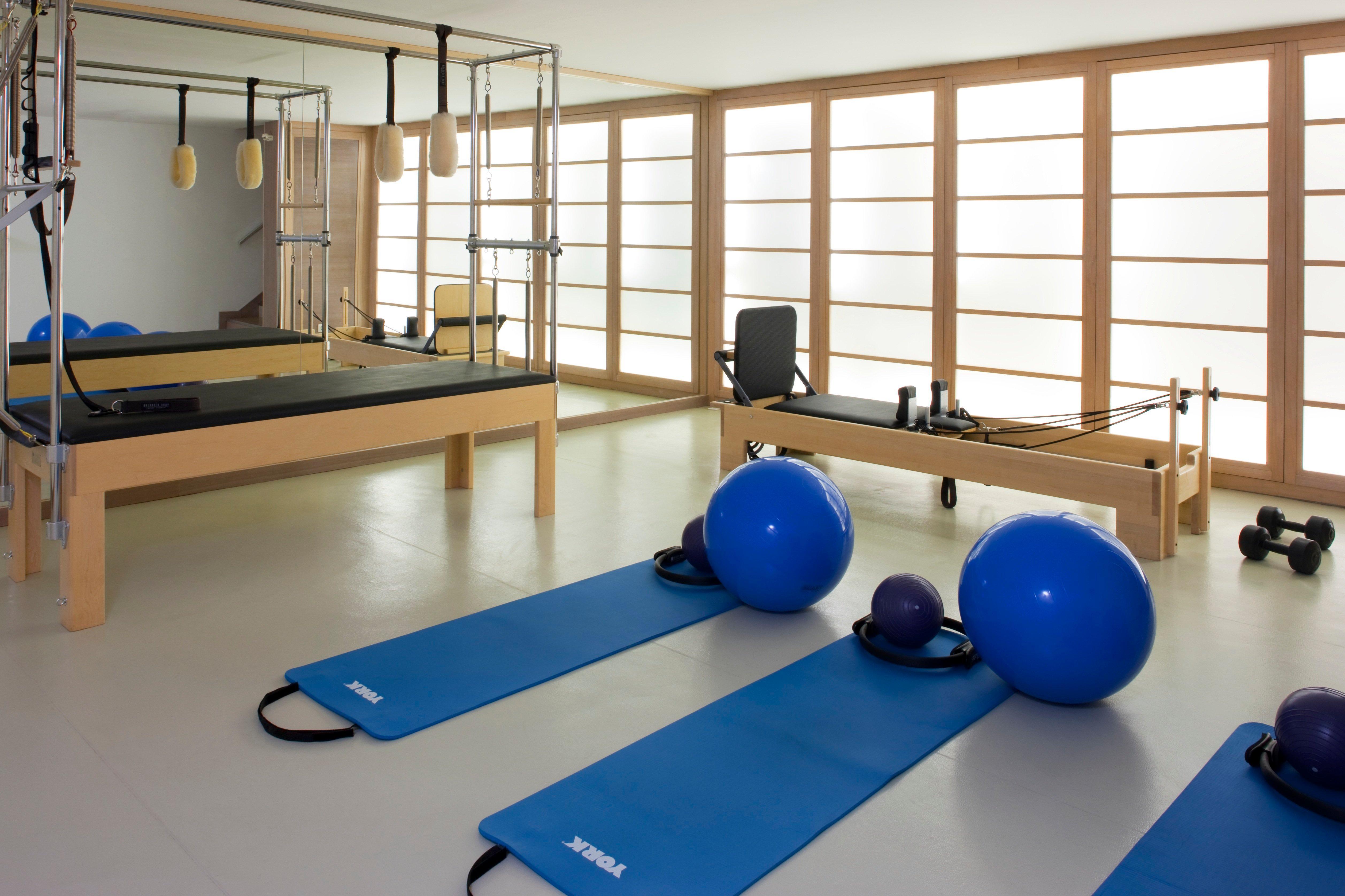 Holiday Inn Istanbul City By Ihg Bagian luar foto A Pilates studio