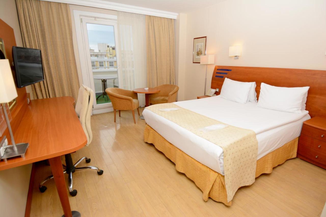 Holiday Inn Istanbul City By Ihg Bagian luar foto A typical hotel room