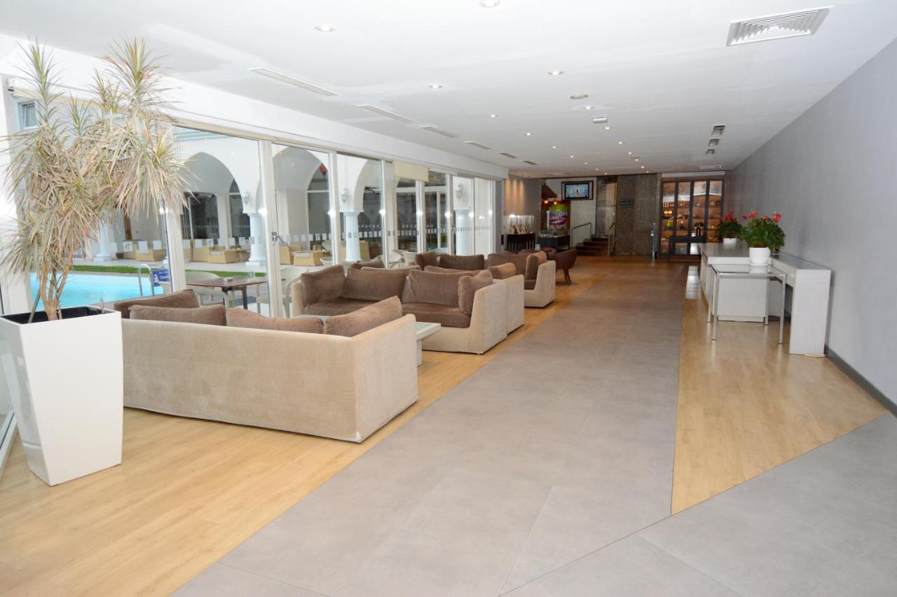 Holiday Inn Istanbul City By Ihg Bagian luar foto The lounge at the airport