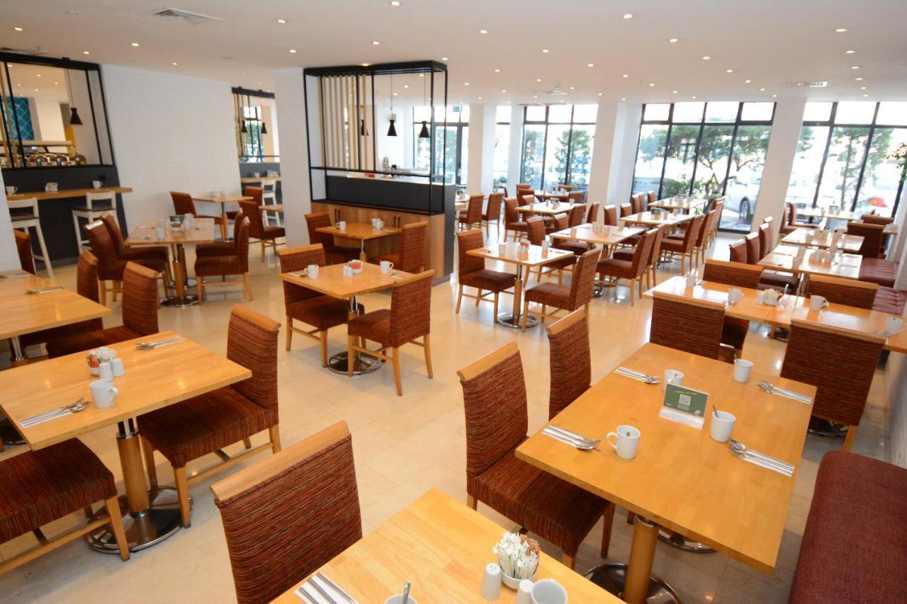 Holiday Inn Istanbul City By Ihg Bagian luar foto The restaurant at the National Motor Museum