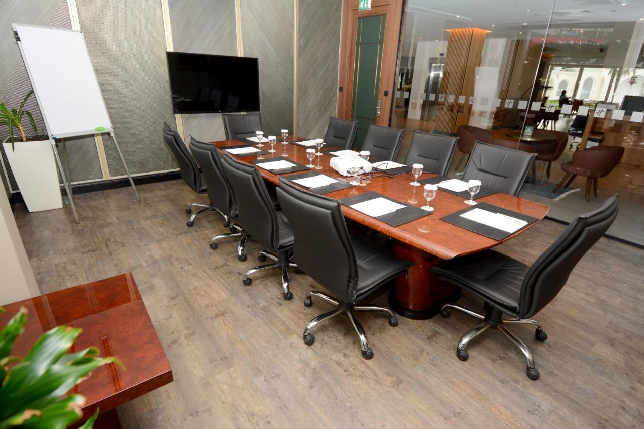 Holiday Inn Istanbul City By Ihg Bagian luar foto Boardroom at the University of Law