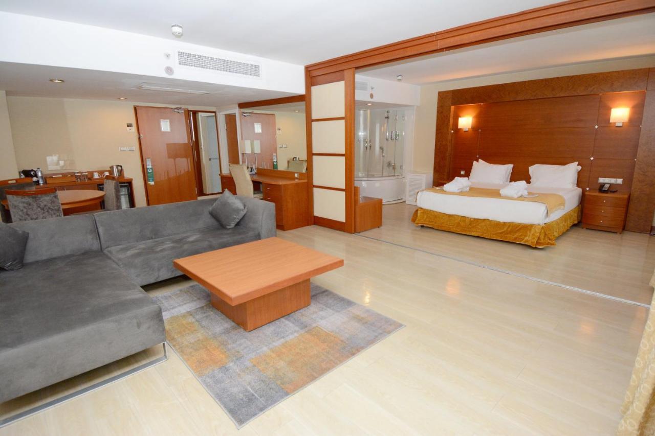 Holiday Inn Istanbul City By Ihg Bagian luar foto Suite