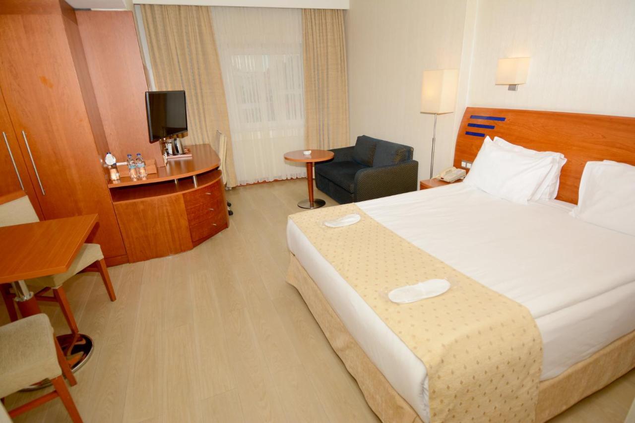Holiday Inn Istanbul City By Ihg Bagian luar foto A room at the Dan Hotel